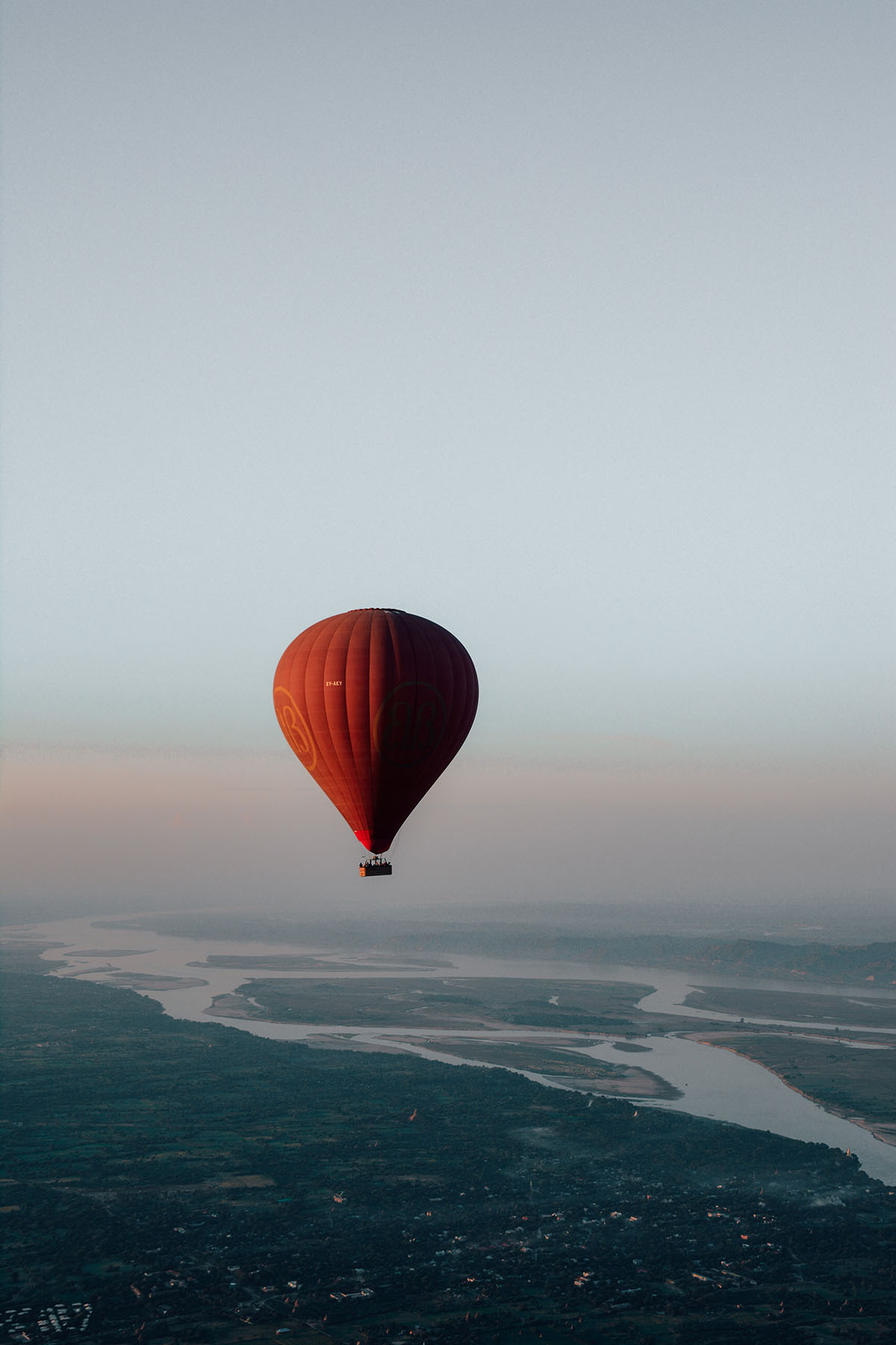 Luchtballon over de tempels van Bagan